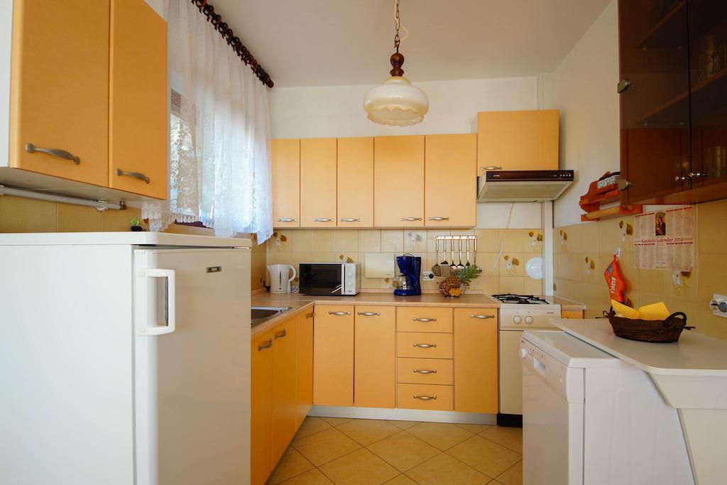Apartments Lina Novi Vinodolski Room photo