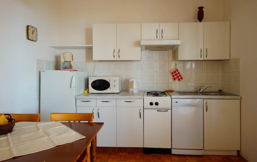 Apartments Lina Novi Vinodolski Room photo